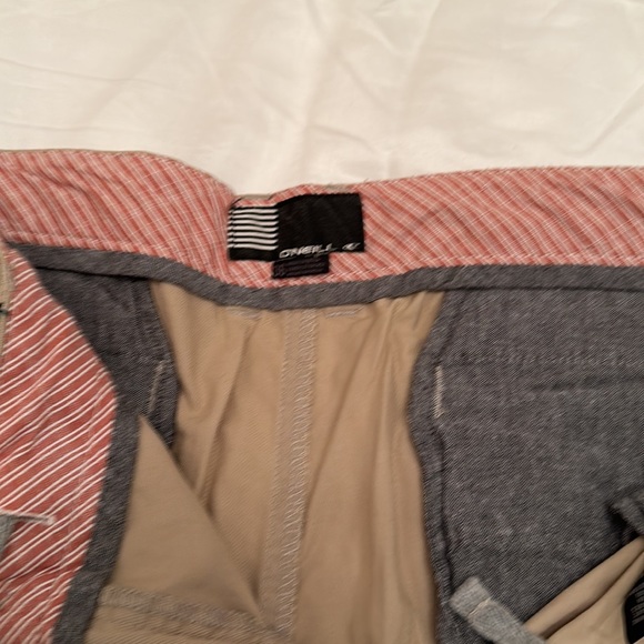 Men’s O’Neil size 36 khakis only worn twice - Picture 4 of 5